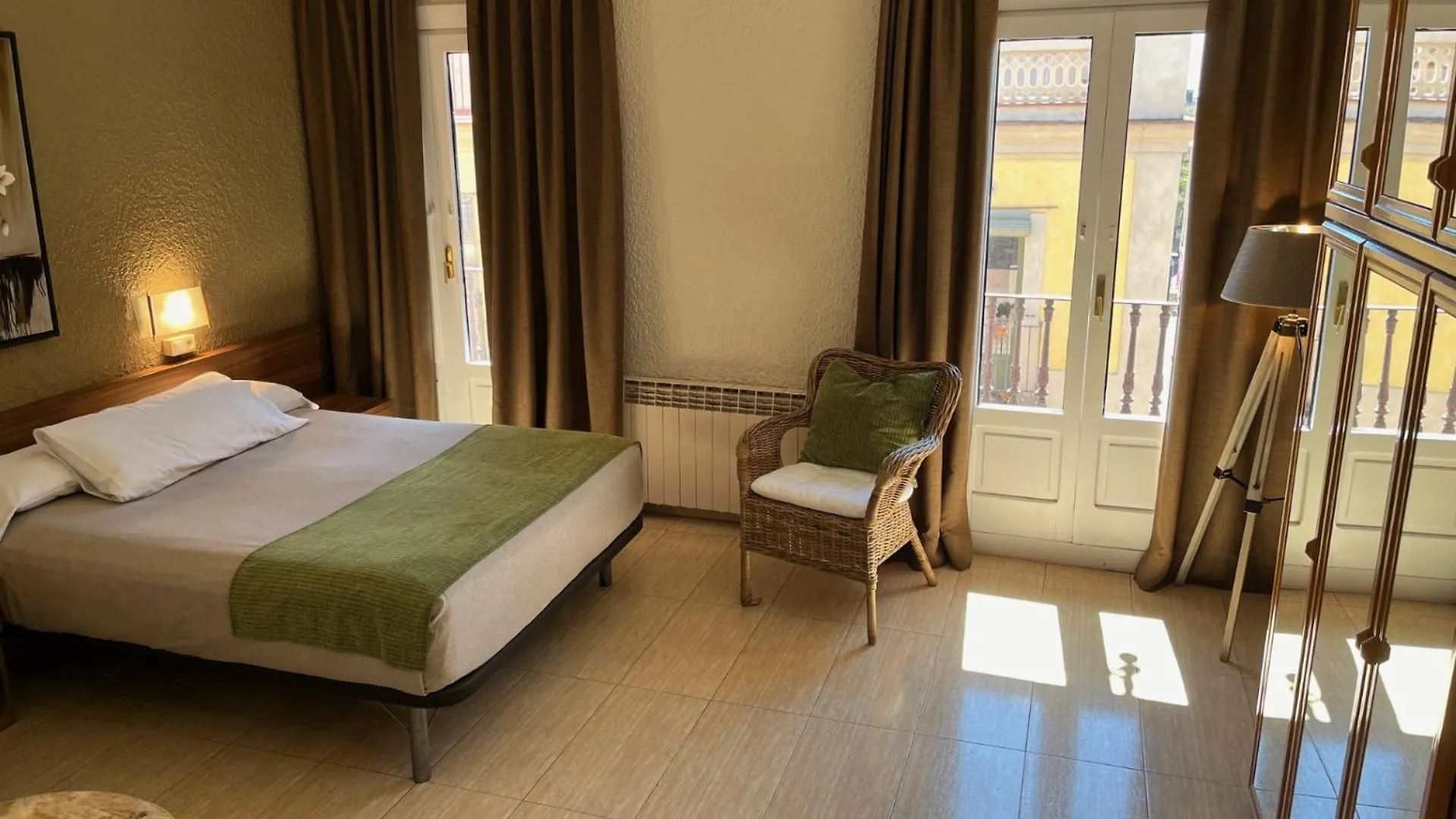 Hotel Aneto Barcelona 0*,  Spain