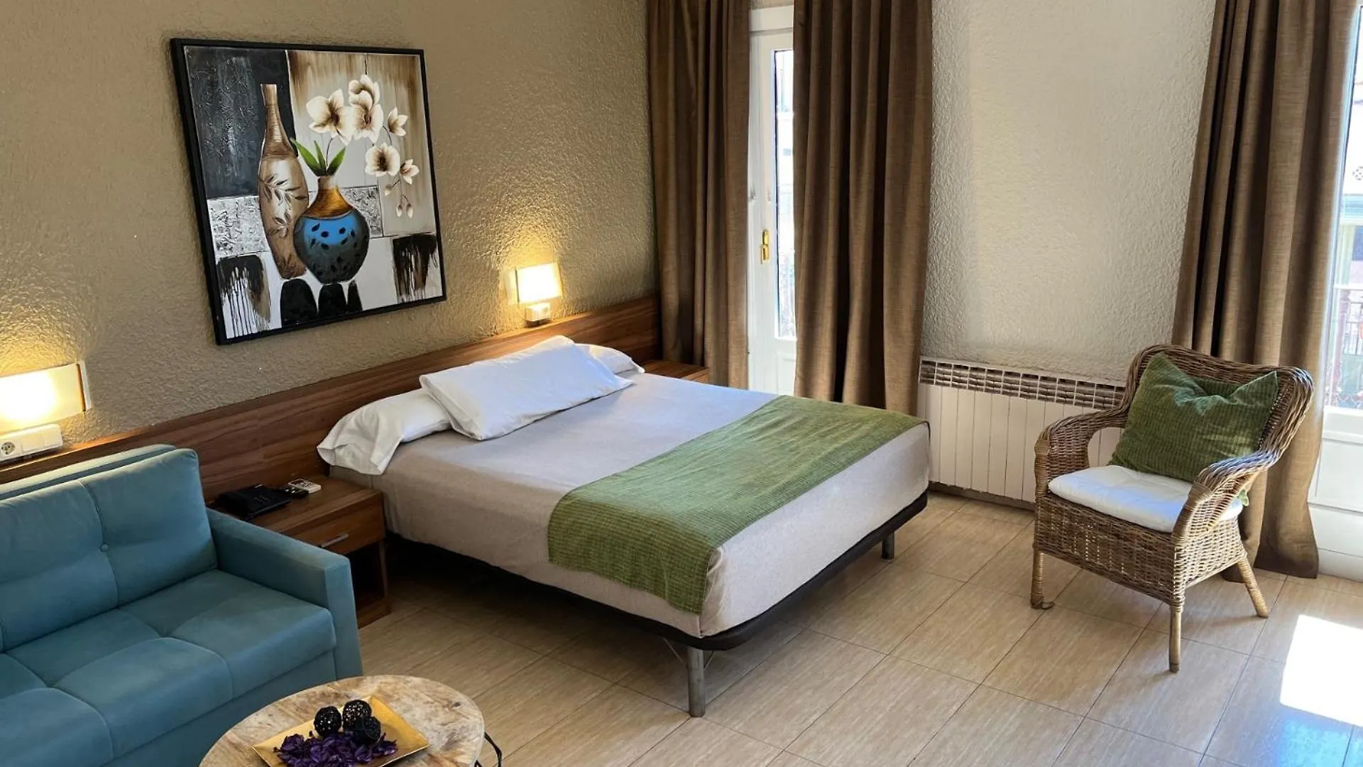 Hotel Aneto Barcelona 0*,