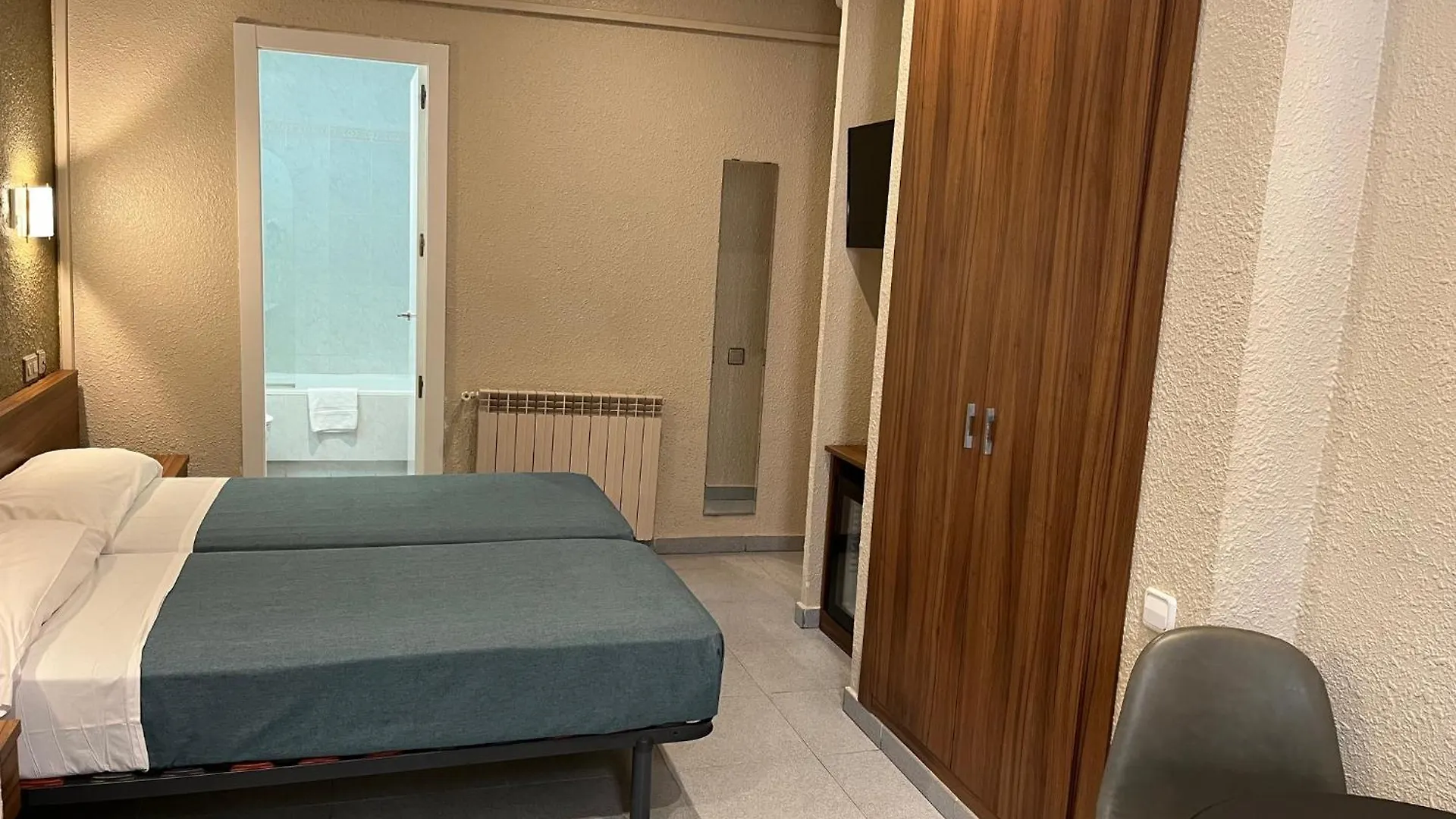 Hotel Aneto Barcelona 0*,  Spain