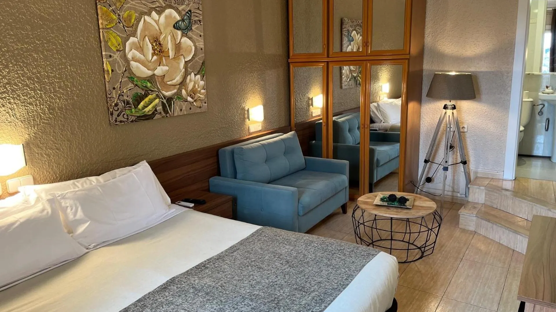 Hotel Aneto Barcelona 0*,