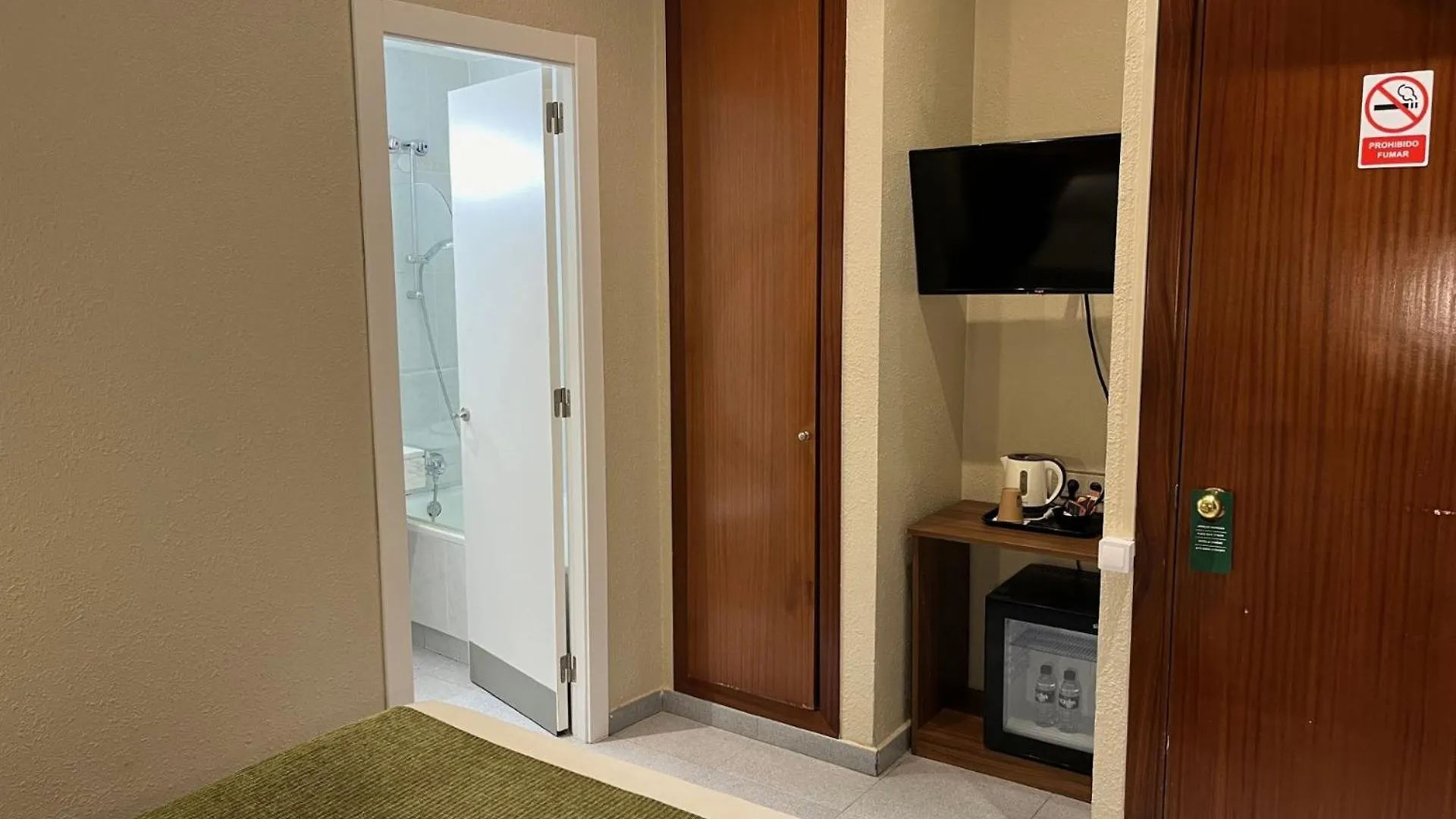 Hotel Aneto Barcelona 0*,