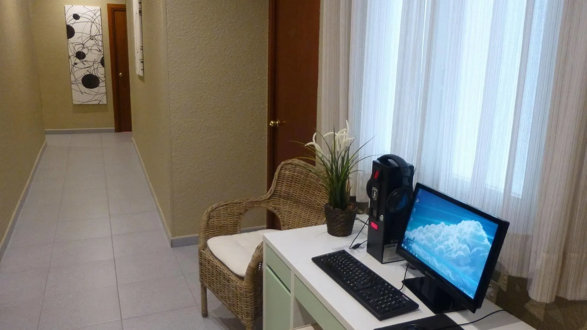 Hotel Aneto Barcelona 0*,